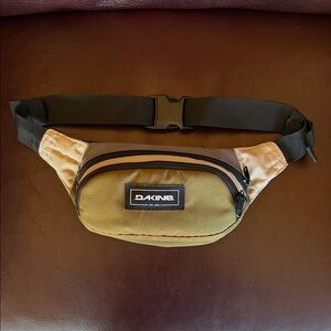 Dakine Olive and Tan Belt Bag